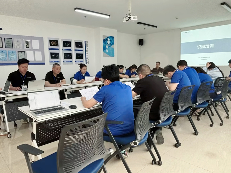 1715928046155931.jpg 圖紙培訓(xùn)1-800.jpg